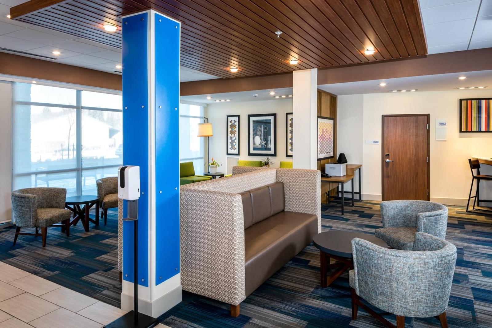 Holiday Inn Express & Suites - Bend South an IHG Hotel Main image 2